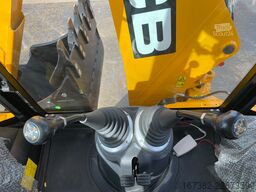 JCB 3DX 4WD hammerlines
