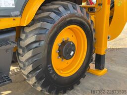 JCB 3DX 4WD hammerlines