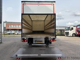 Iveco 120E 210 + LOADLIFT