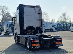 Volvo FH 13.500 Globetrotter XL 4x2 - Low deck - I Sa...