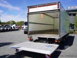 DAF LF 12.210 18-pallet container with tail