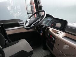 MAN TGX 24.420 6x2 651.800km
