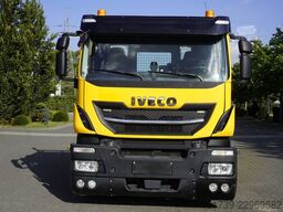 Iveco Stralis 420 8x2 / Fiault tow truck body