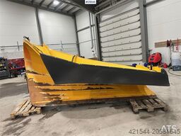 Øveraasen DEHS 285 snow plow