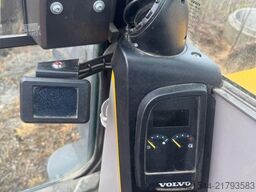 Volvo ECR88D tracked excavator with tilt and bucket. Onl