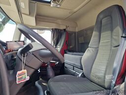 Volvo FH 13.420 6x2 - Box - Loadlift - Manual gearbox...