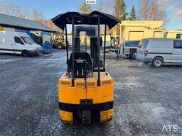 Jungheinrich EFG D1.0 Electric Forklift w/ Charger