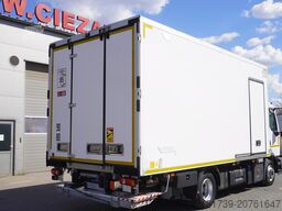 Renault D12 / Lamberet refrigerated truck / lift
