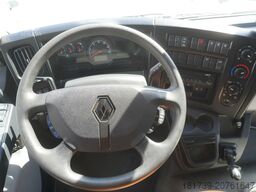 Renault D12 / Lamberet refrigerated truck / lift