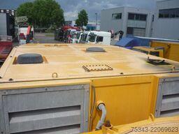 Renders ROC 16.30 Droge stoffen oplegger Met DAF XF