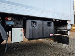 REISCH R24 / Liftachse / Alu-Felgen