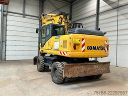 Komatsu PW 220-7