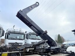 MERCEDES-BENZ Actros 1831K/Abrollkipper-Atlas/exFeuerwehr/24TK