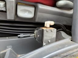 IVECO Stralis AT260T44 6x4 Kipper Kran Pakfinger 16052