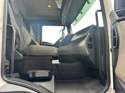 MAN TGS 35.470 8X4 HMF 4020-K6 + FJ 600 K4  KRAAN/K...
