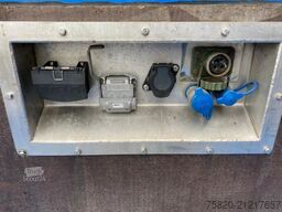 Scania R560 V8 8X2 TREKKER/BAKWAGEN + HIAB 477E-8 HIPR...