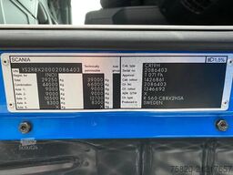 Scania R560 V8 8X2 TREKKER/BAKWAGEN + HIAB 477E-8 HIPR...