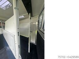  Steinsberger 3 Pferdeanhänger mit Bett