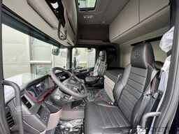 Scania R590 6x4 BL Plattform / Kran TAJFUN LIV L150Z