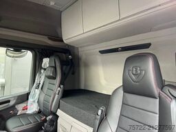 Scania R590 6x4 BL Plattform / Kran TAJFUN LIV L150Z