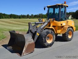 VOLVO L 30 G Radlader / Schaufel + Gabel / hydr. SW