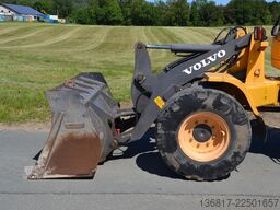 VOLVO L 30 G Radlader / Schaufel + Gabel / hydr. SW