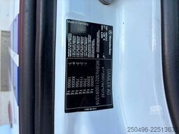 Mercedes-Benz Antos 2532 6x2*4 MITSUBISHI TU85SA / BOX L=8539 mm