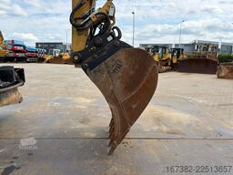 Caterpillar M316F Mobile excavator