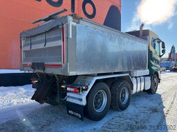 Volvo FH 16 650 6x4 RETARDER / TANDEM AXLE LIFT / BOX...