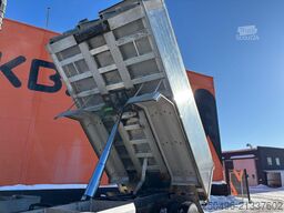 Volvo FH 16 650 6x4 RETARDER / TANDEM AXLE LIFT / BOX...