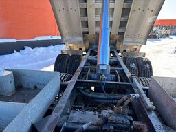 Volvo FH 16 650 6x4 RETARDER / TANDEM AXLE LIFT / BOX...