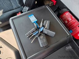 MERCEDES-BENZ Antos 1830 | Triple Verdampfer | Ladebordwand