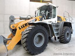 LIEBHERR L566 Xpower