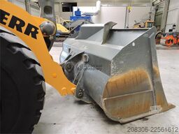 LIEBHERR L566 Xpower