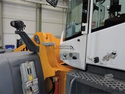 LIEBHERR L566 Xpower