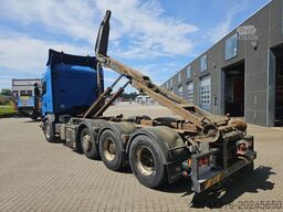 SCANIA R560