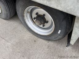  tt  Tandemtieflader, hydr. Rampen, wenig Benutzt