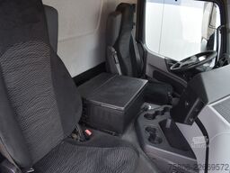 MERCEDES-BENZ Antos 2535 6x2 E6 Koffer LBW