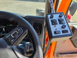 DAF XB 210 Kehrmaschine wie neu Brock VS4 Kehraufbau