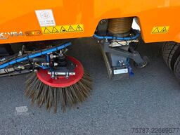 DAF XB 210 Kehrmaschine wie neu Brock VS4 Kehraufbau