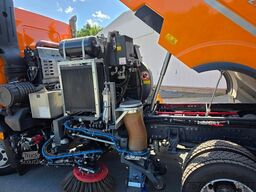 DAF XB 210 Kehrmaschine wie neu Brock VS4 Kehraufbau