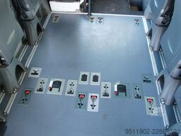 MERCEDES-BENZ Sprinter 313 CDi L2H2 Triflex Air Rollstuhl 95KW