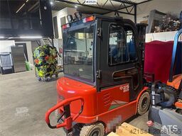 Heli CPD25 electric counterbalanced forklift. 4.7 meter