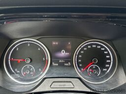 Volkswagen California Camper | 2 Betten – Schlafplätze 4 | Küchenzeile