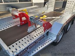 Brian James Trailers sicherer schneller Baggertransport mit Trac Strap