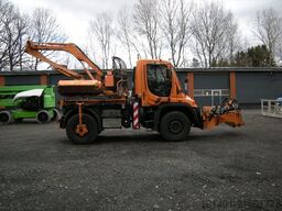 UNIMOG Unimo U400 (405/12) mit Front und Heckmähgerät