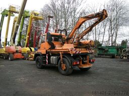 UNIMOG Unimo U400 (405/12) mit Front und Heckmähgerät