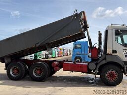 Renault Kerax 300 (POMPE MANUELLE / LAMES / STEEL / MAN...