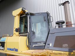 Komatsu D85PX-15
