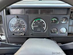 IVECO Cursor 270 4x4 Palfinger PK14002-4 2018